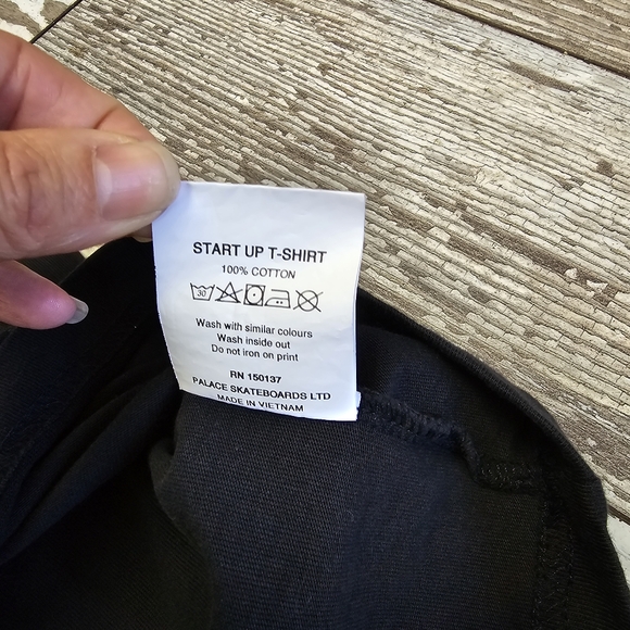 Palace by Palace Skateboards Black Embroidered Logo Men's T-Shirt Size XL - Picture 6 of 8